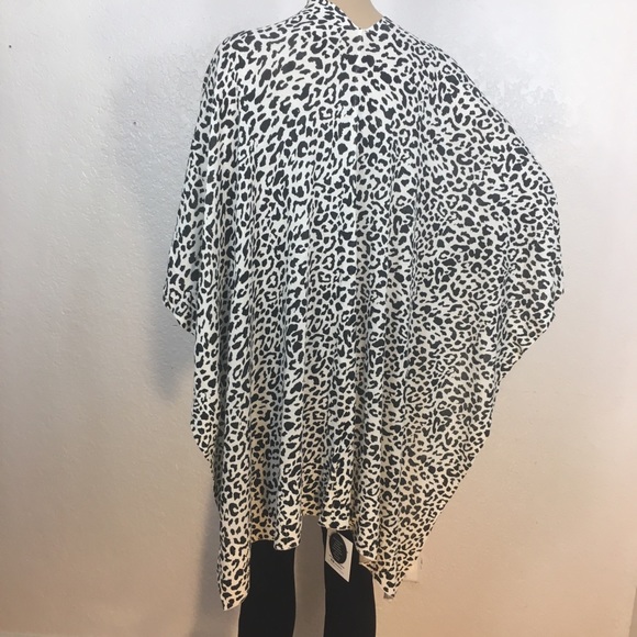 Lou Lou Australia Merino Wool Black & White Wrap